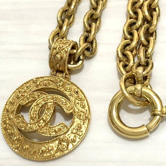 CHANEL CC Logo Round Vintage Necklace 26" Gold Tone 94A Auth b11132 - Picture 2 of 10